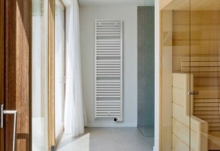 Vasco IRIS HDM Radiator Ral 9016